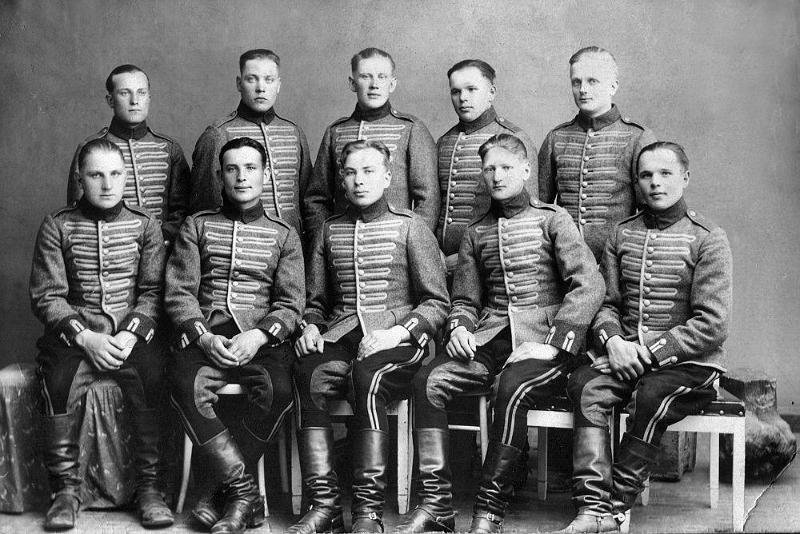 eino8_1satakunnan husaarit.jpg